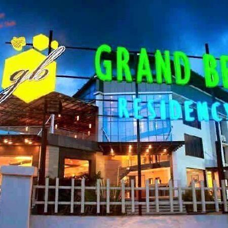 Hotel Grand Bee Residency Bhivándi Kültér fotó